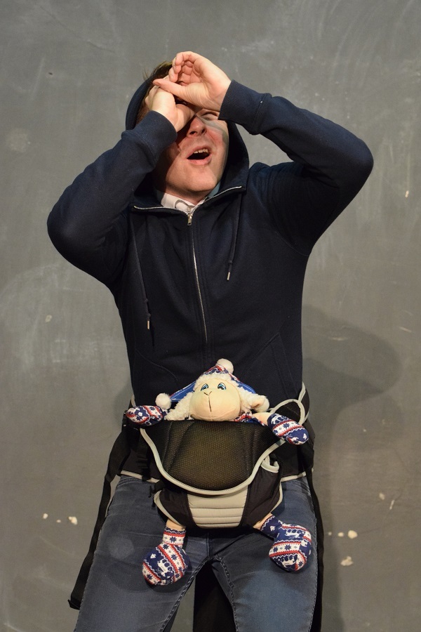 Актерское наблюдение за кенгуру 